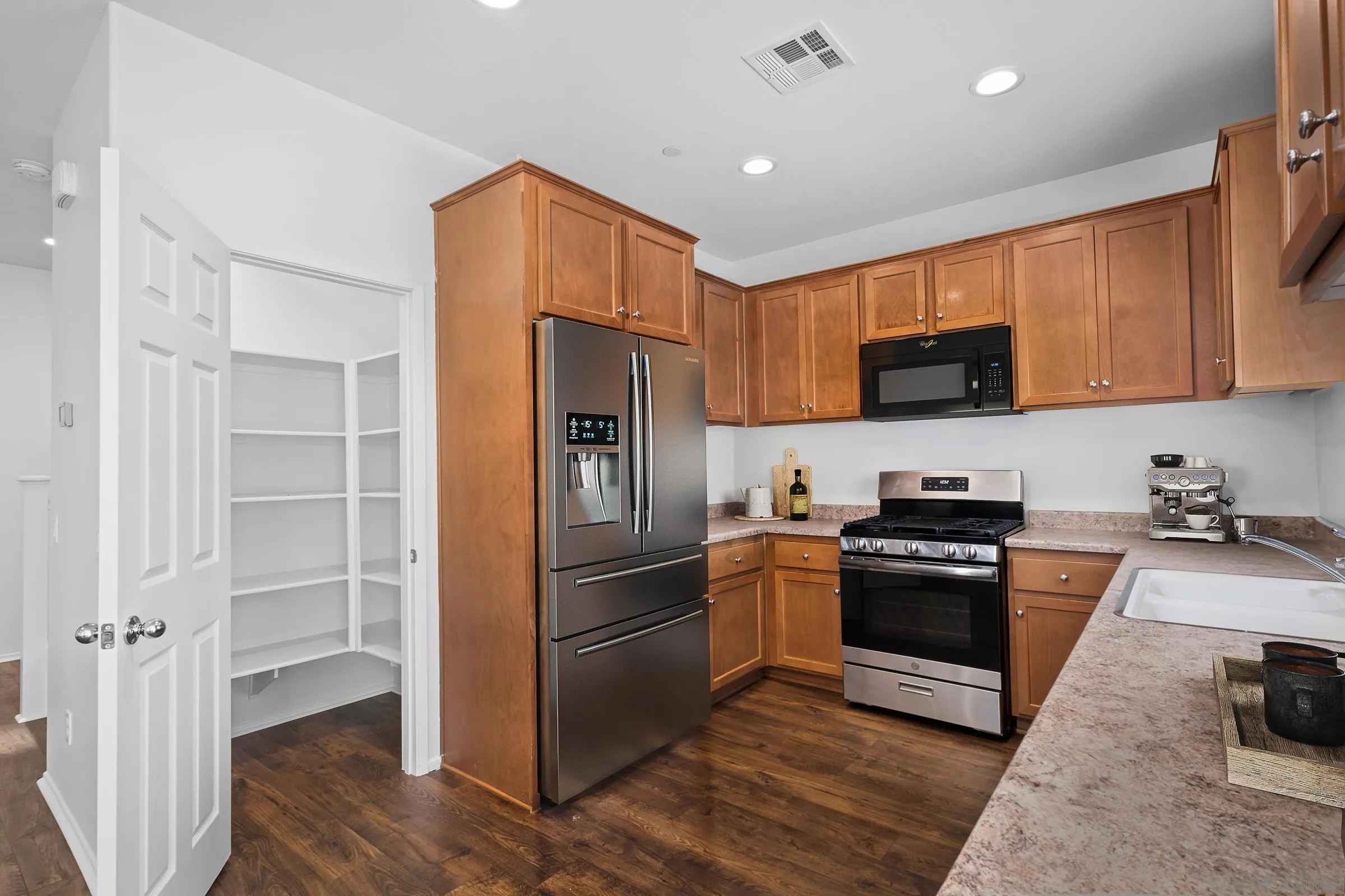 333 Dun Blazer Way Fallbrook, CA 92028 - Photo 6 of 34 Gallery Image 6