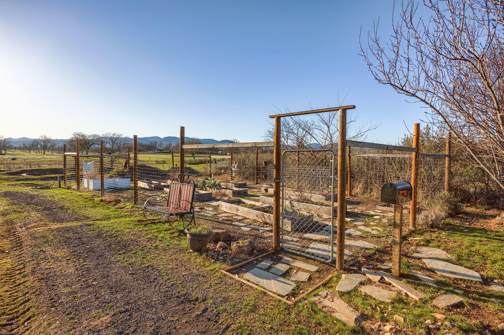 4508 Dodge Road White City, OR 97503 - Photo 43 of 57 garden