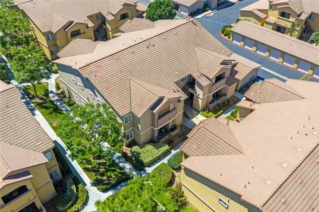 a view of a backyard with plants