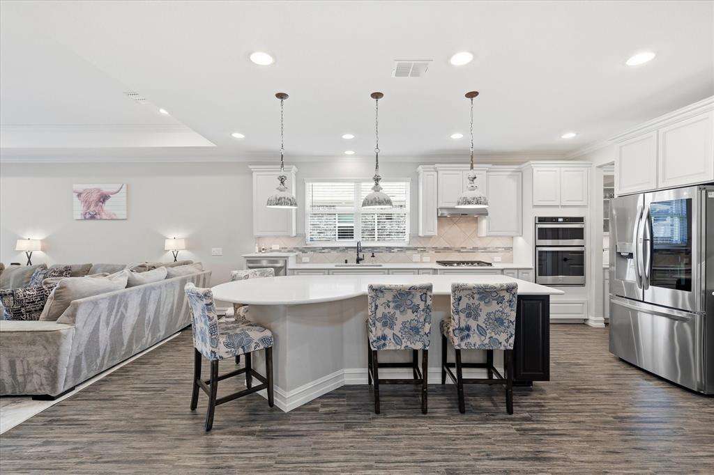 8870 Silent River Road Frisco, TX 75036 - Photo 8 of 40 Gallery Image 8