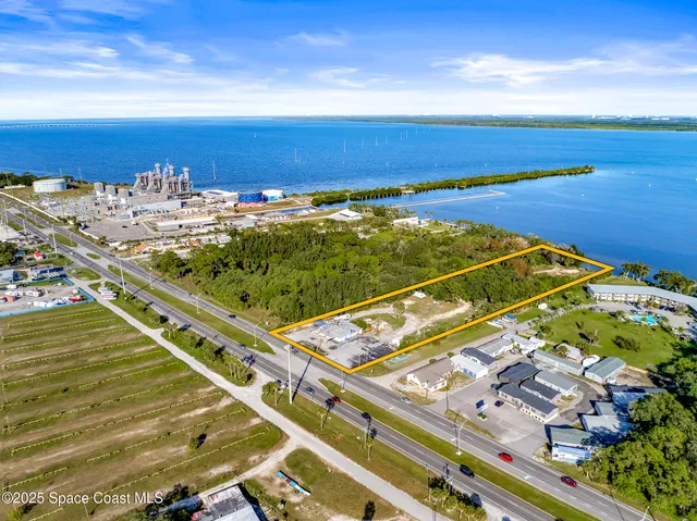 $899,000 | 5660 N Highway, Cocoa, FL 32927