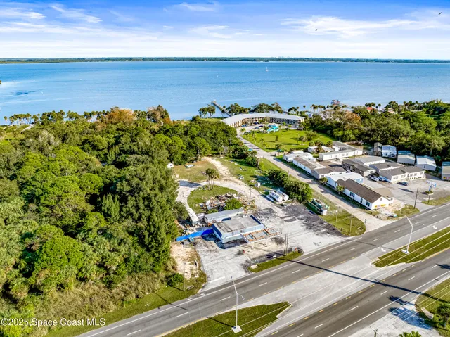 $899,000 | 5660 N Highway, Cocoa, FL 32927