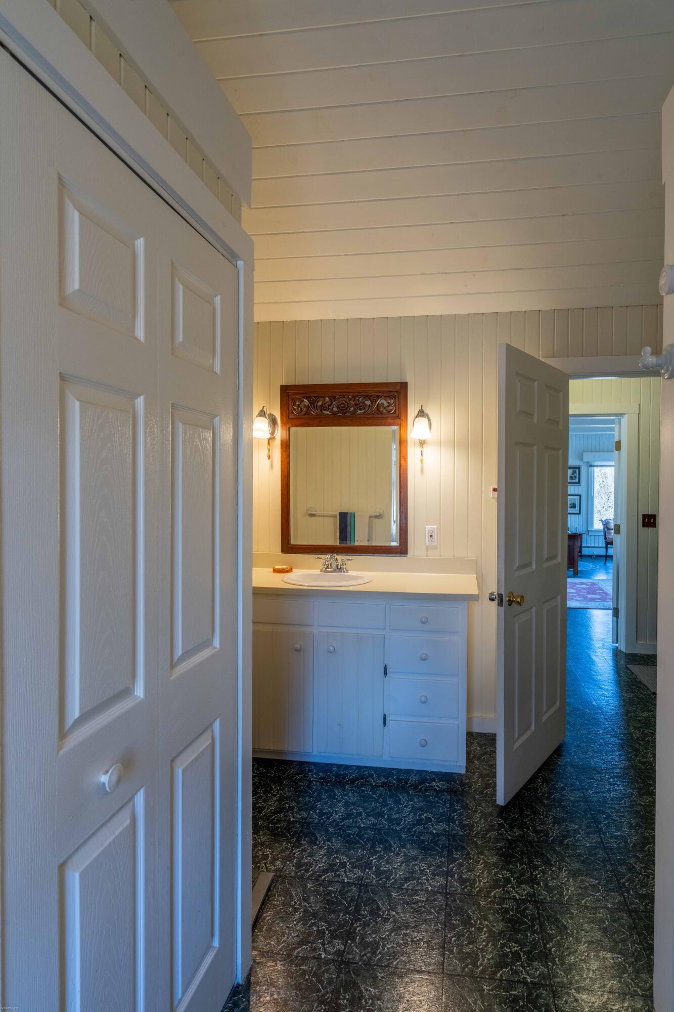 1052 Meadow Pond Road Islesboro, ME 04848 - Photo 20 of 37 1052 meadow pond rd-interior-19