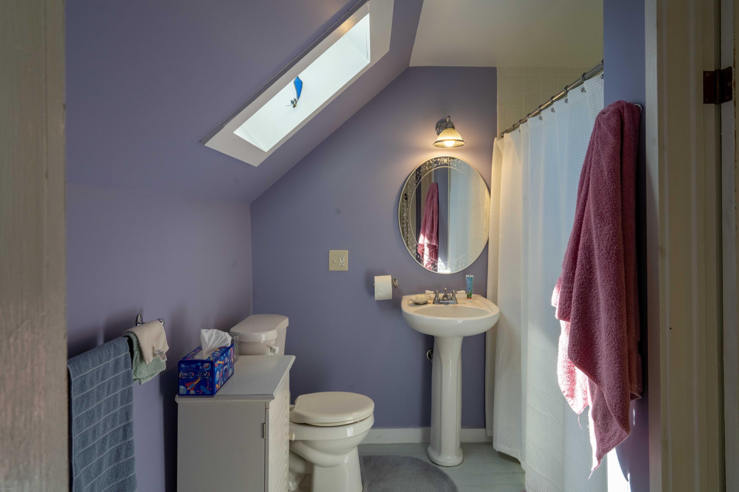 1052 Meadow Pond Road Islesboro, ME 04848 - Photo 25 of 37 1052 meadow pond rd-interior-28