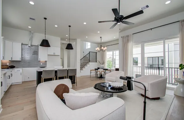 $4,499 | 8702 Ojeman Crk Lane, Houston, TX 77055