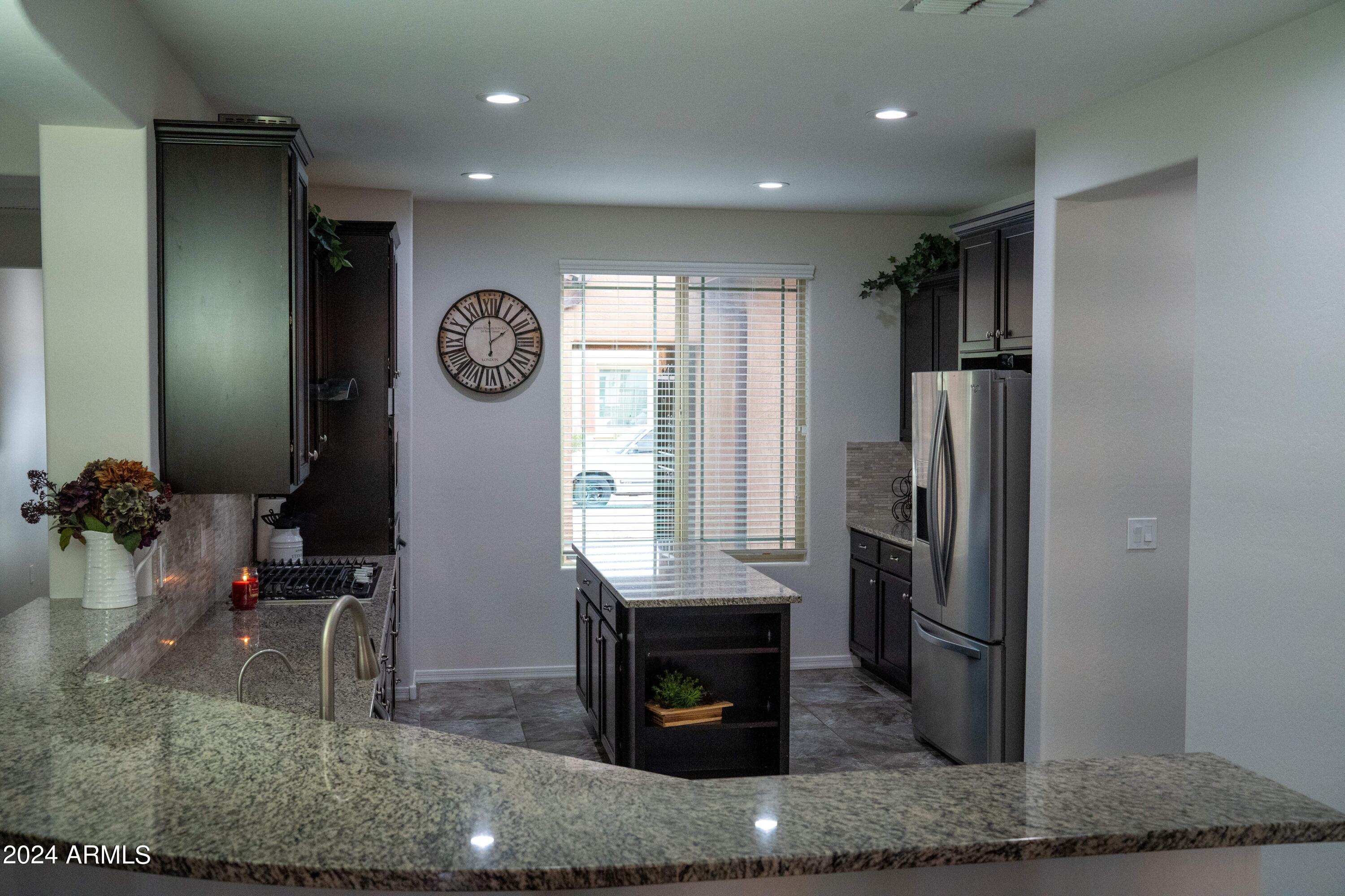2610 West Royer Road Phoenix, AZ 85085 - Photo 16 of 40 Kitchen
