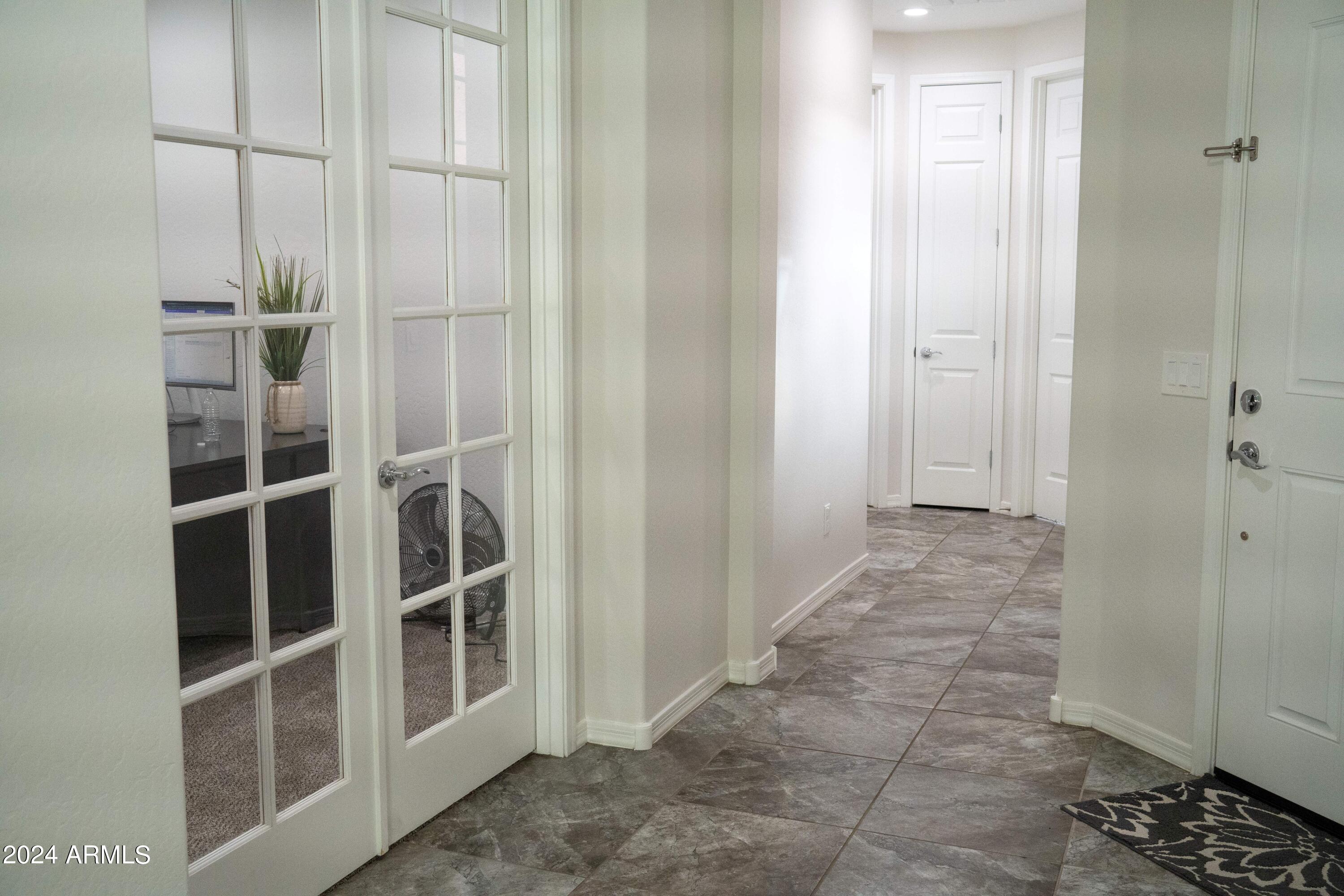 2610 West Royer Road Phoenix, AZ 85085 - Photo 30 of 40 Entry Hallway