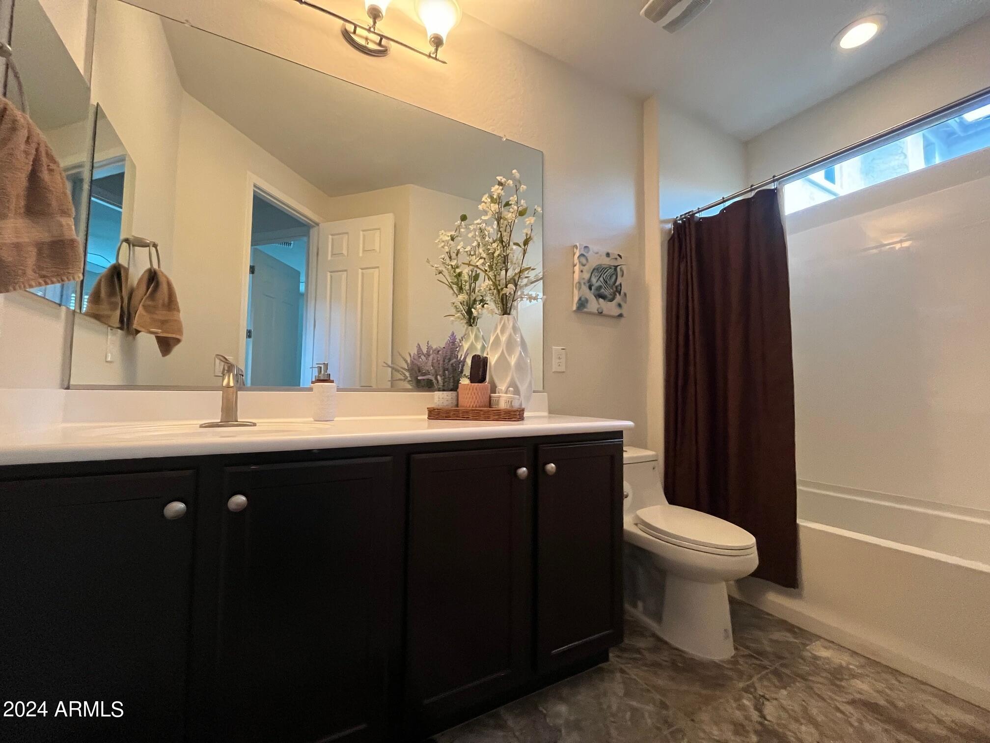 2610 West Royer Road Phoenix, AZ 85085 - Photo 32 of 40 Bathroom 2