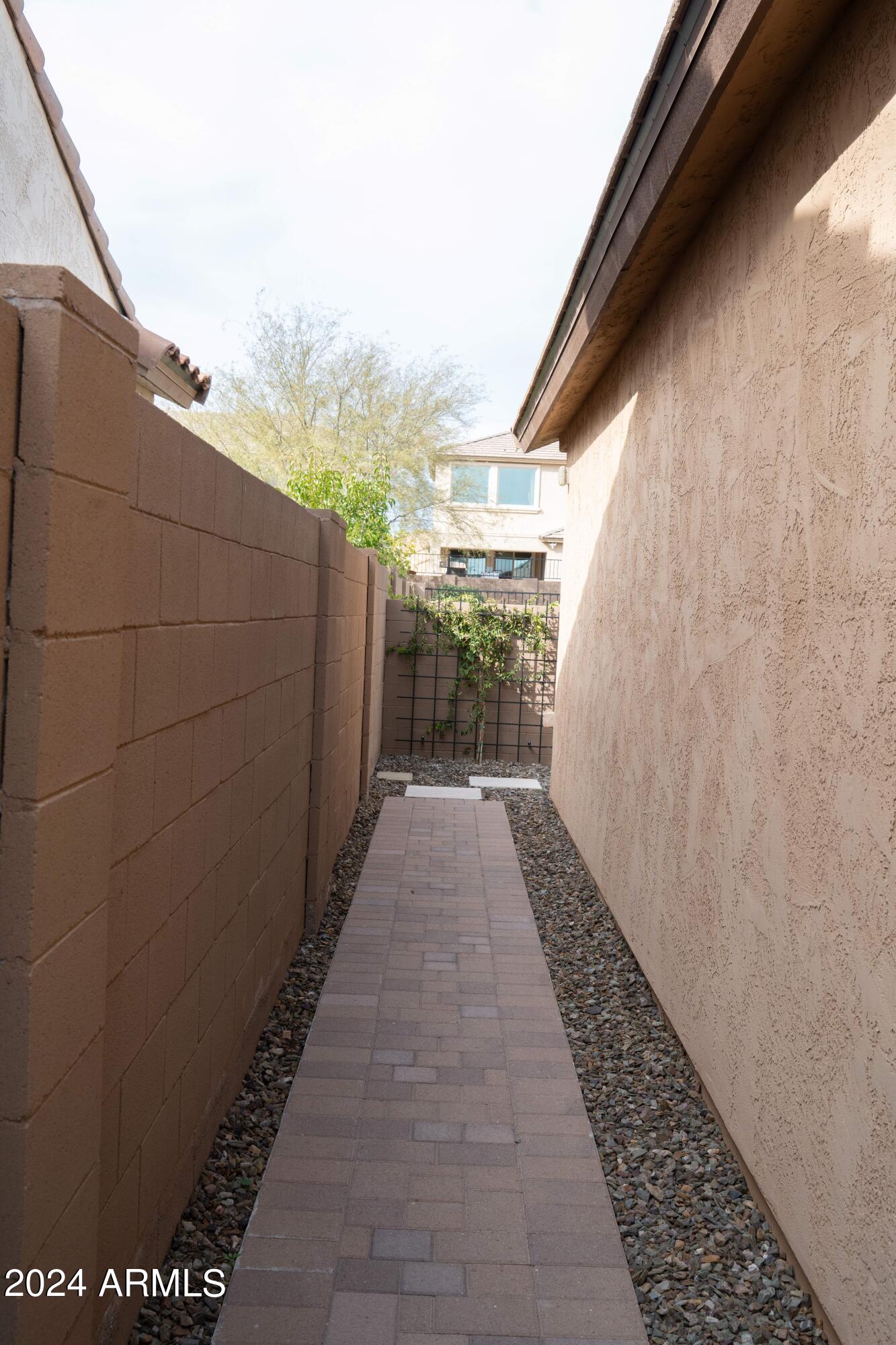 2610 West Royer Road Phoenix, AZ 85085 - Photo 35 of 40 West side house