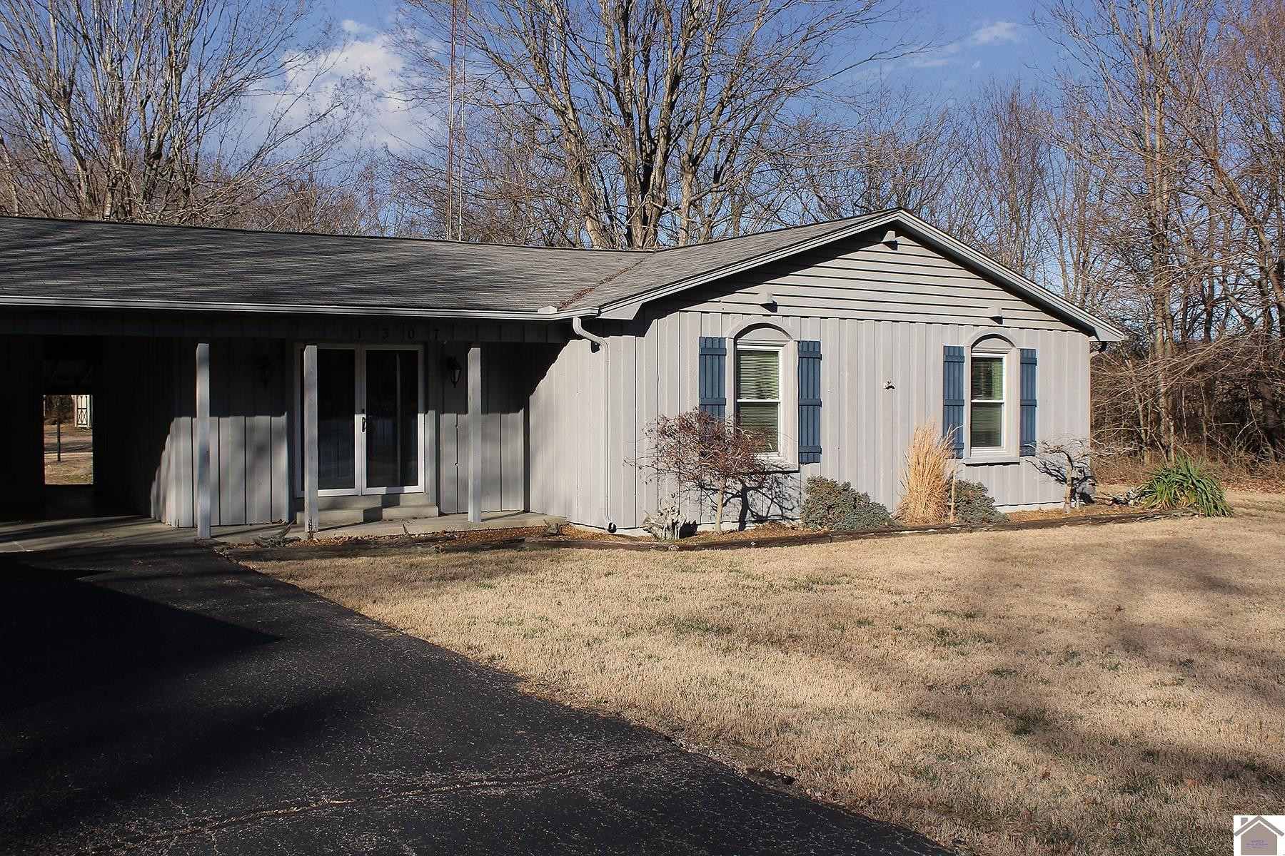 1307 Robertson Road North Murray, KY 42071 - Photo 2 of 22 Photo 2