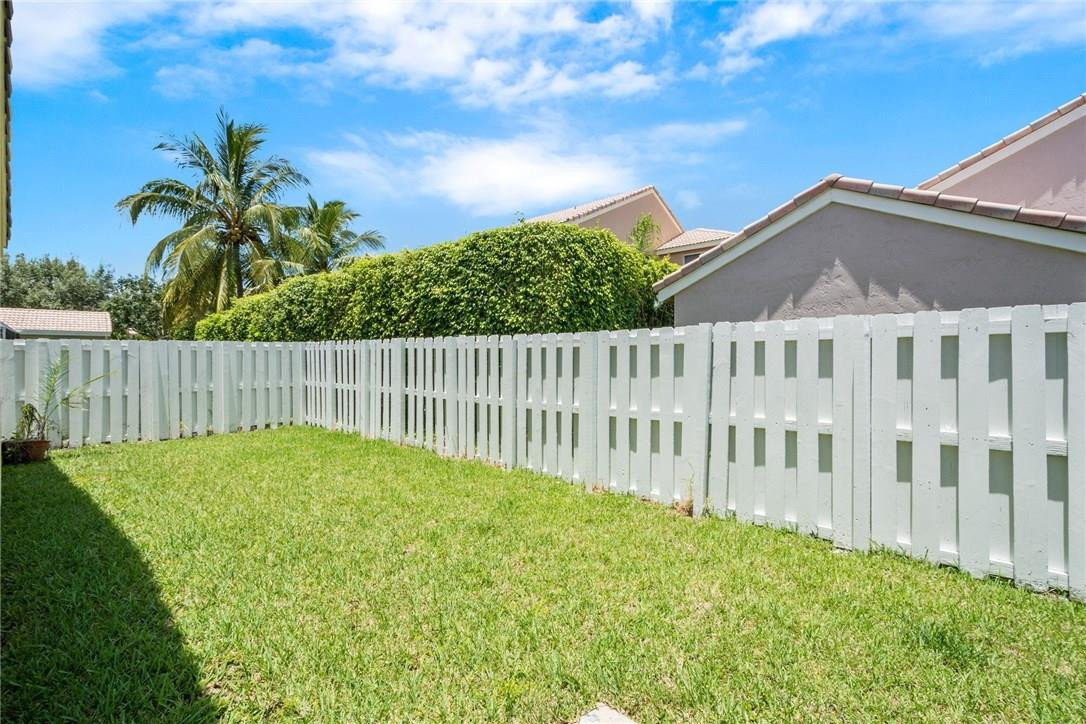 1029 Briar Ridge Road Weston, FL 33327 - Photo 4 of 28 Photo 4
