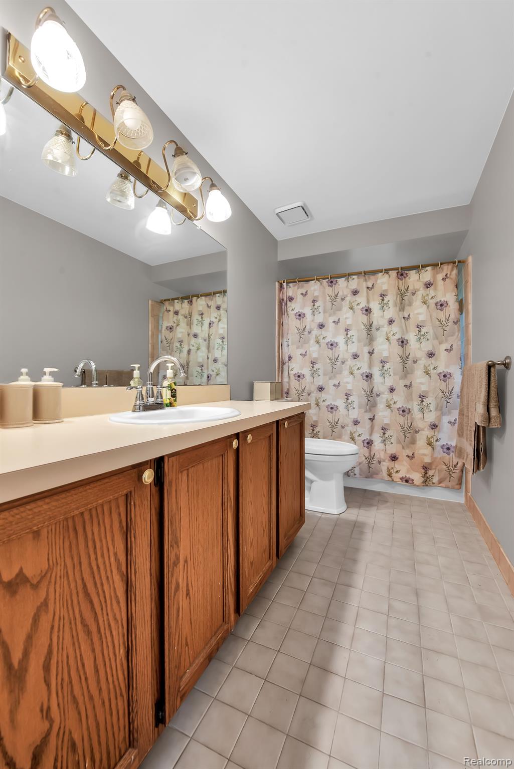 3292 Landview Drive Rochester, MI 48306 - Photo 28 of 37
