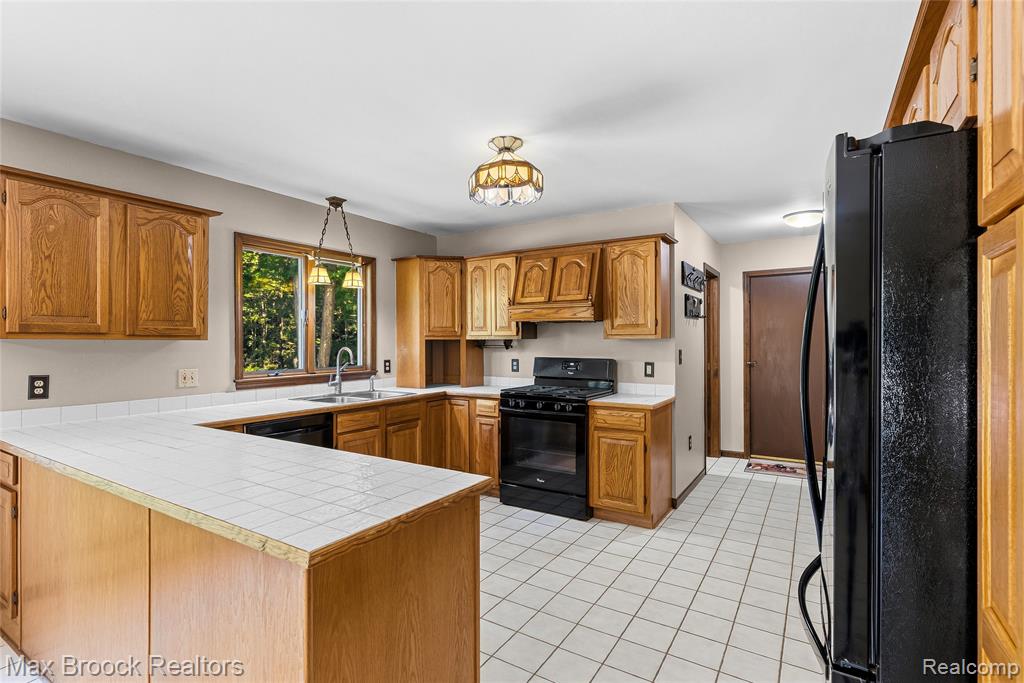 892 Barnes Lake Road Columbiaville, MI 48421 - Photo 27 of 85
