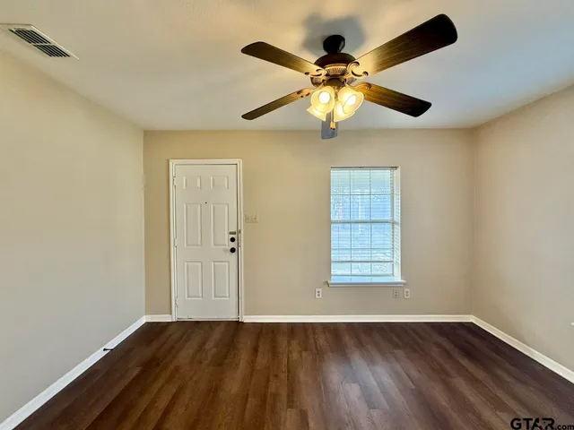 $1,195 | 1016 South Bennett Avenue, Tyler, TX 75701