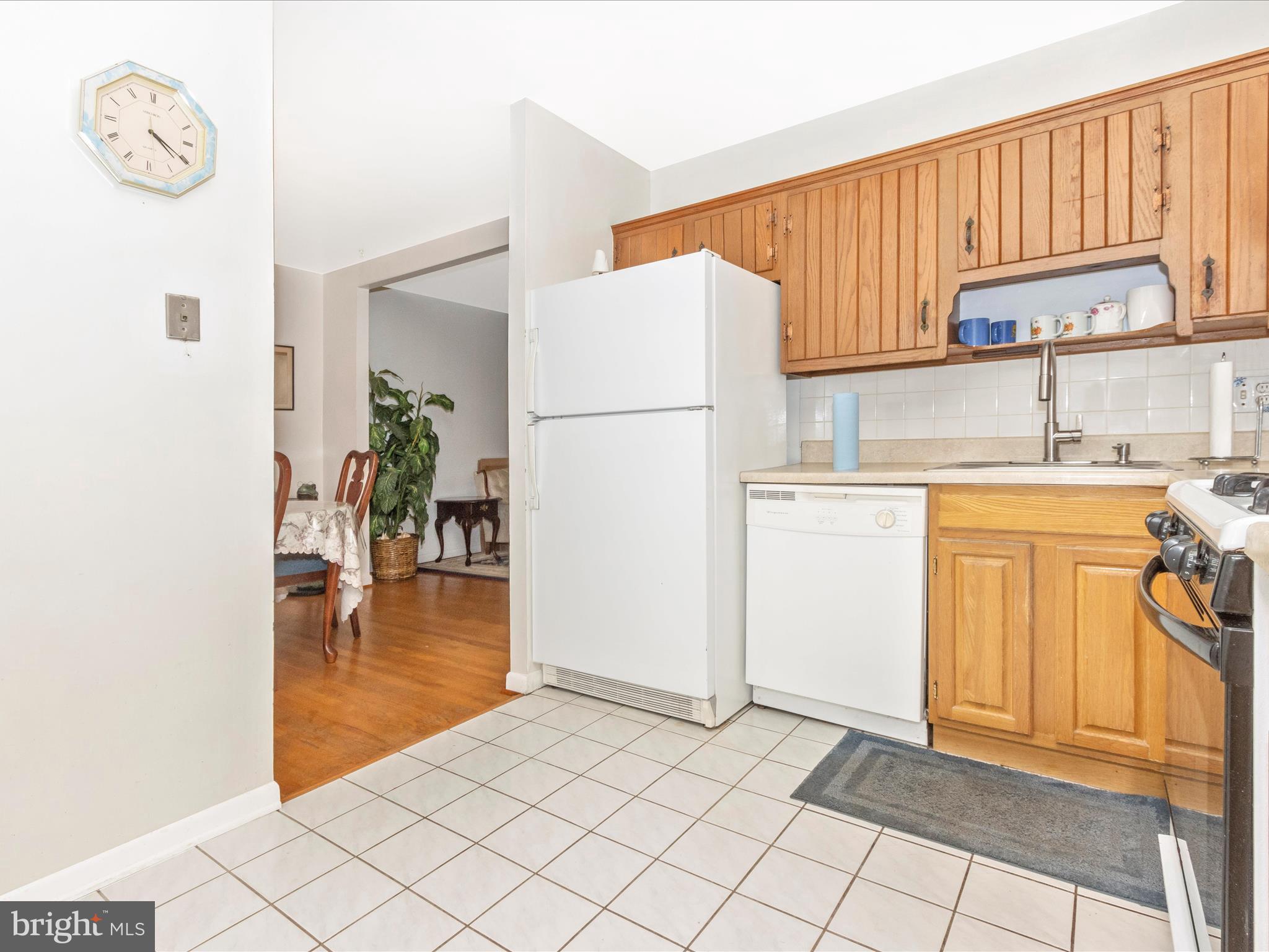 240 Hannes Street Silver Spring, MD 20901 - Photo 11 of 51 Kitchen