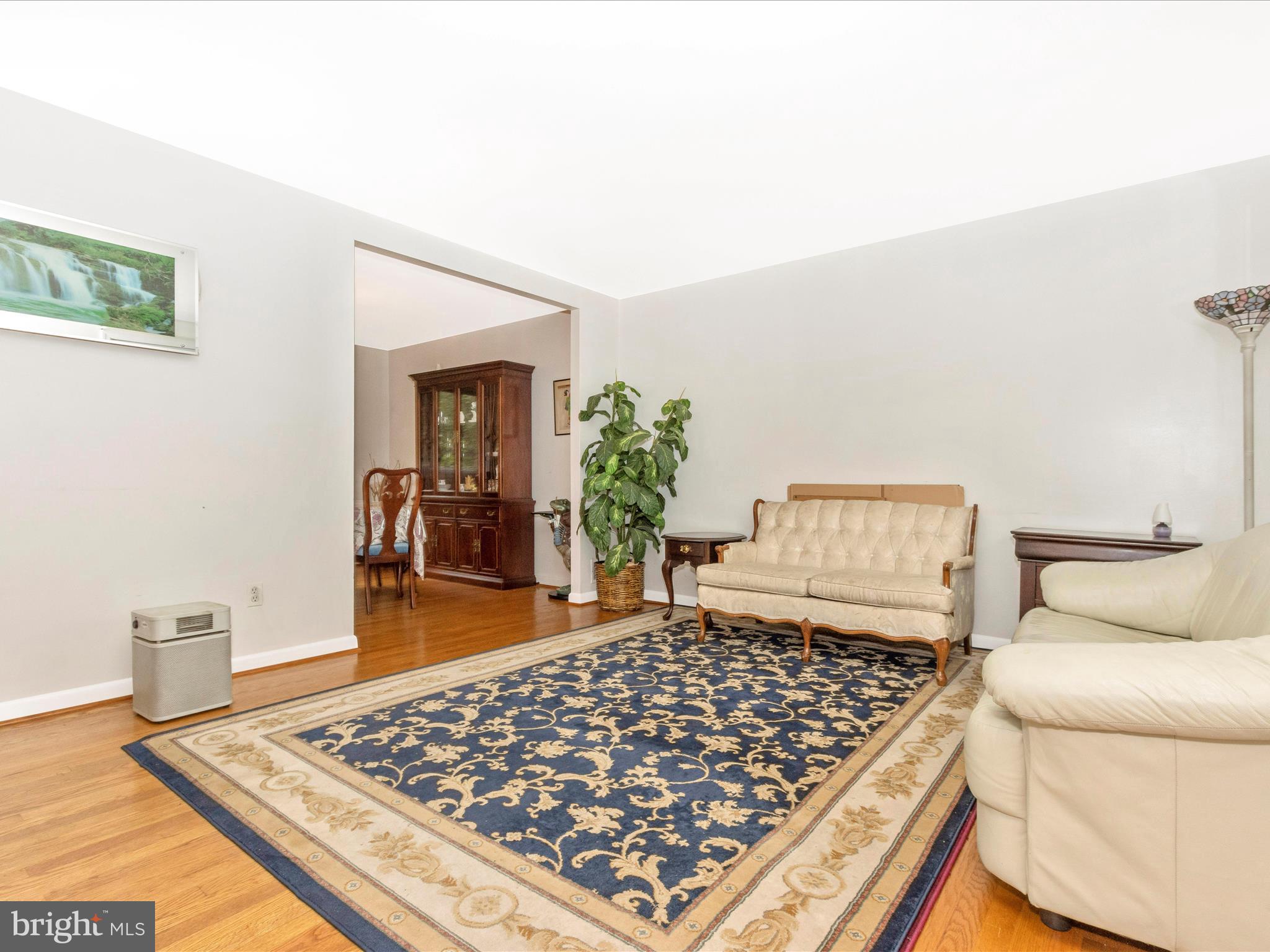240 Hannes Street Silver Spring, MD 20901 - Photo 3 of 51 Living Room