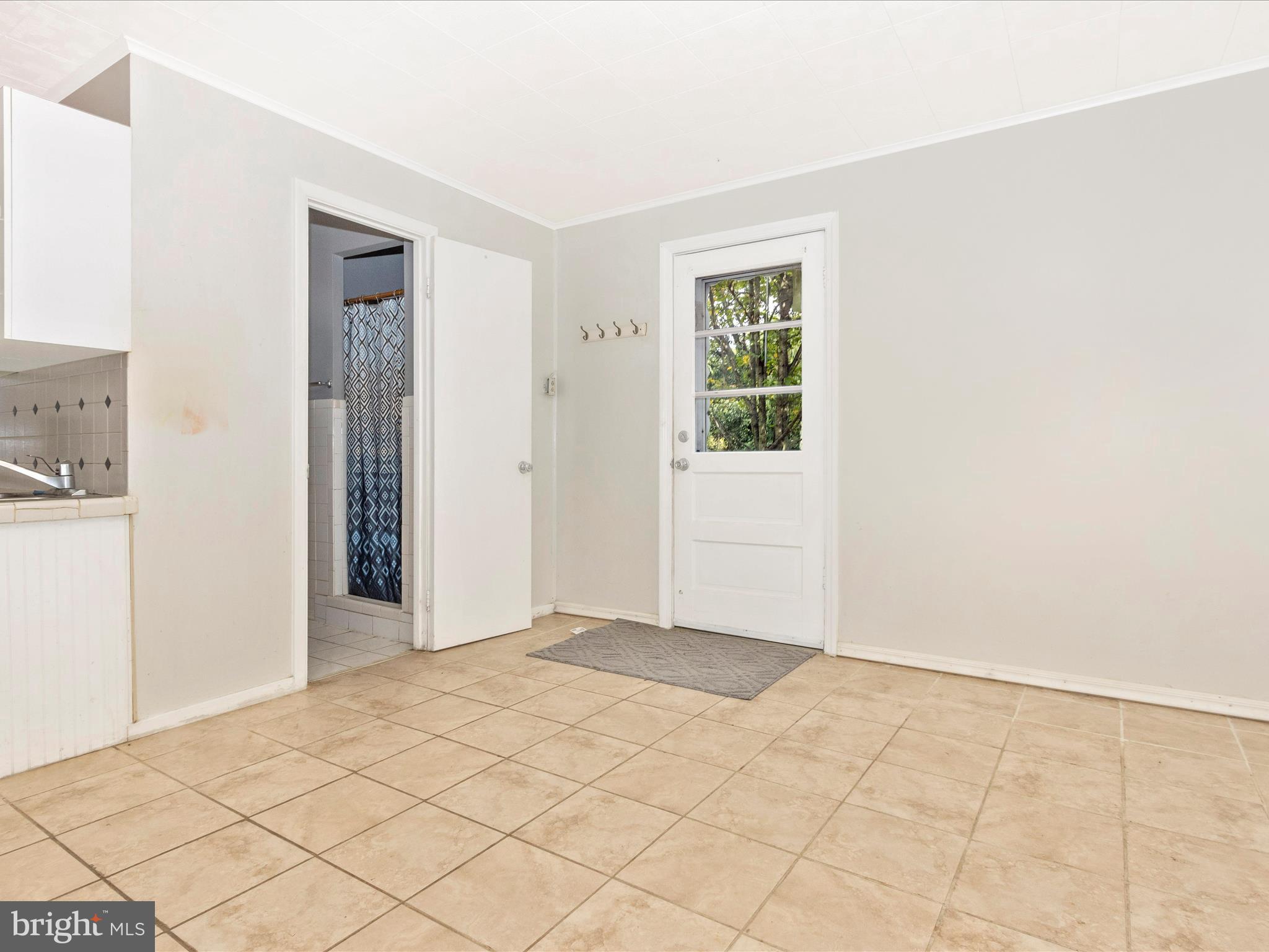 240 Hannes Street Silver Spring, MD 20901 - Photo 31 of 51 Den