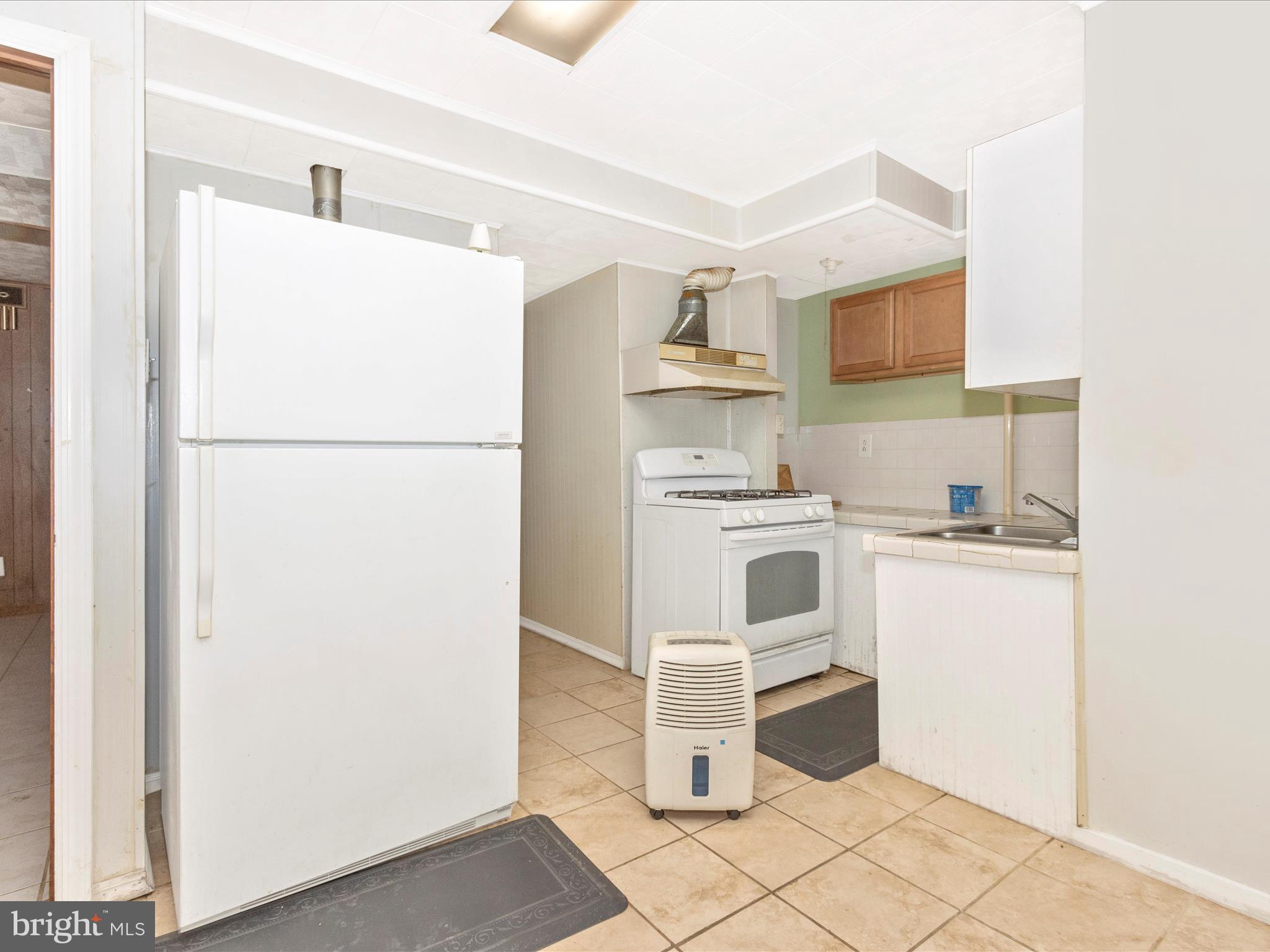 240 Hannes Street Silver Spring, MD 20901 - Photo 34 of 51 Kitchen 2