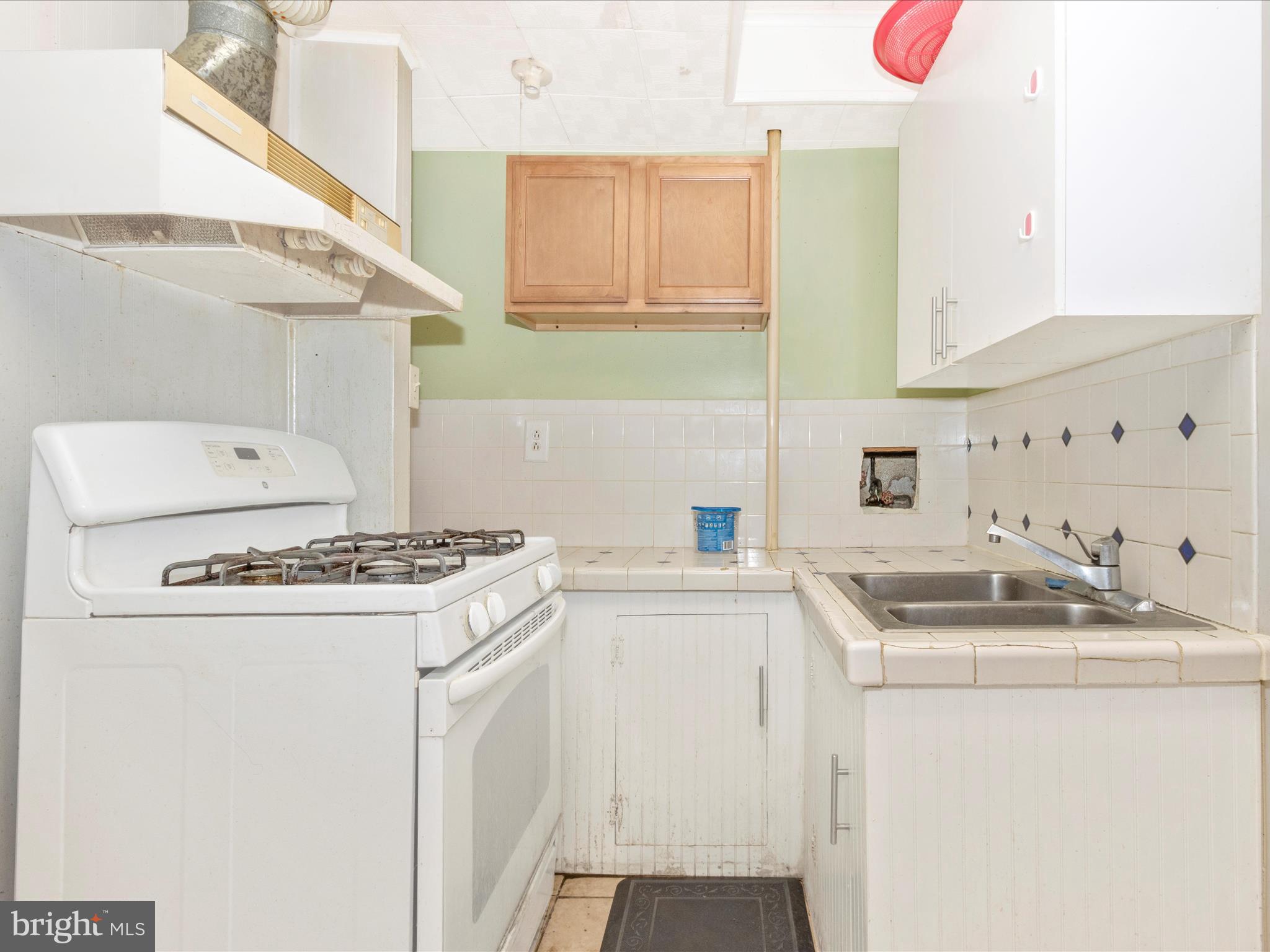 240 Hannes Street Silver Spring, MD 20901 - Photo 35 of 51 Kitchen 2