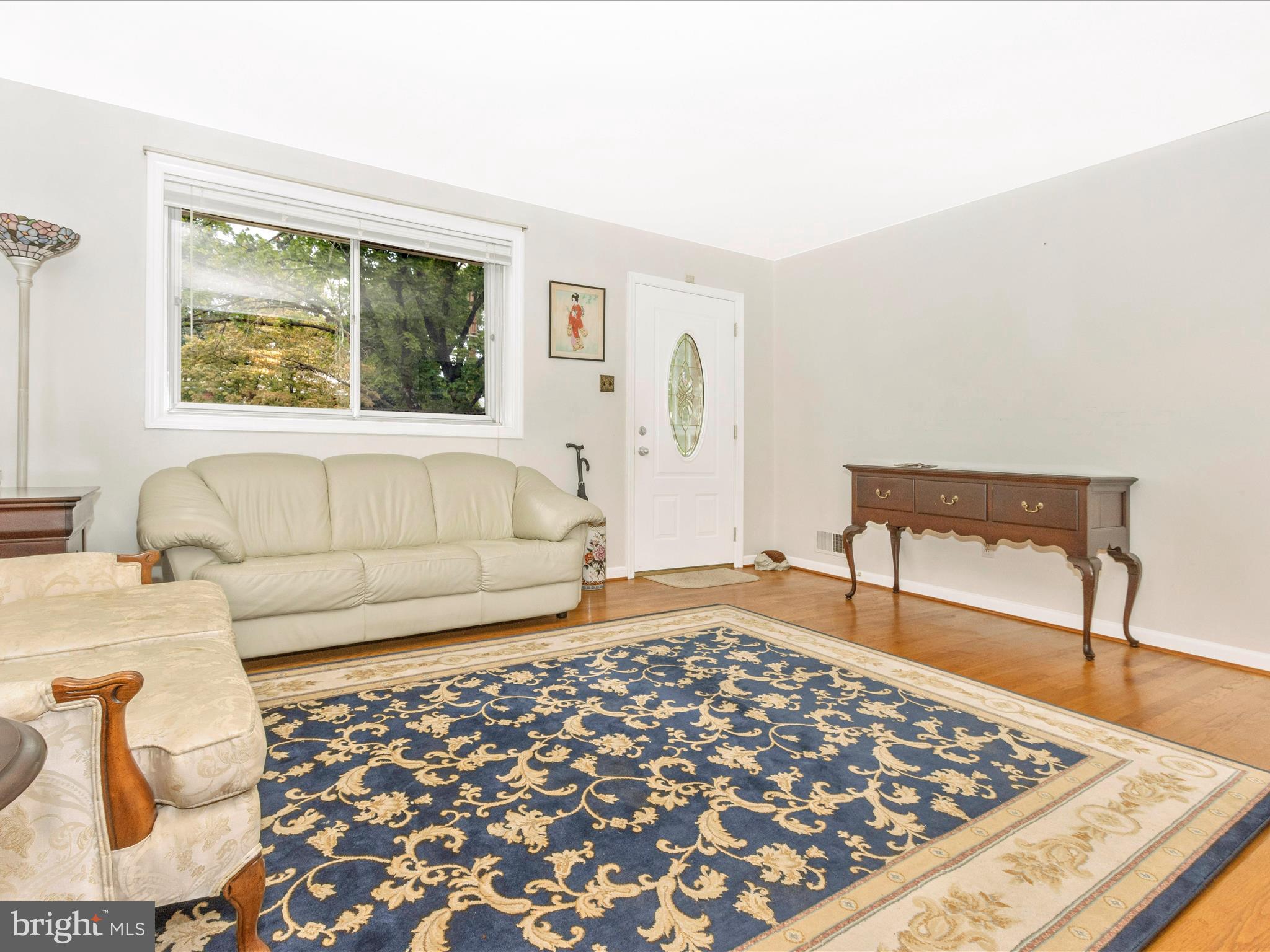 240 Hannes Street Silver Spring, MD 20901 - Photo 5 of 51 Living Room