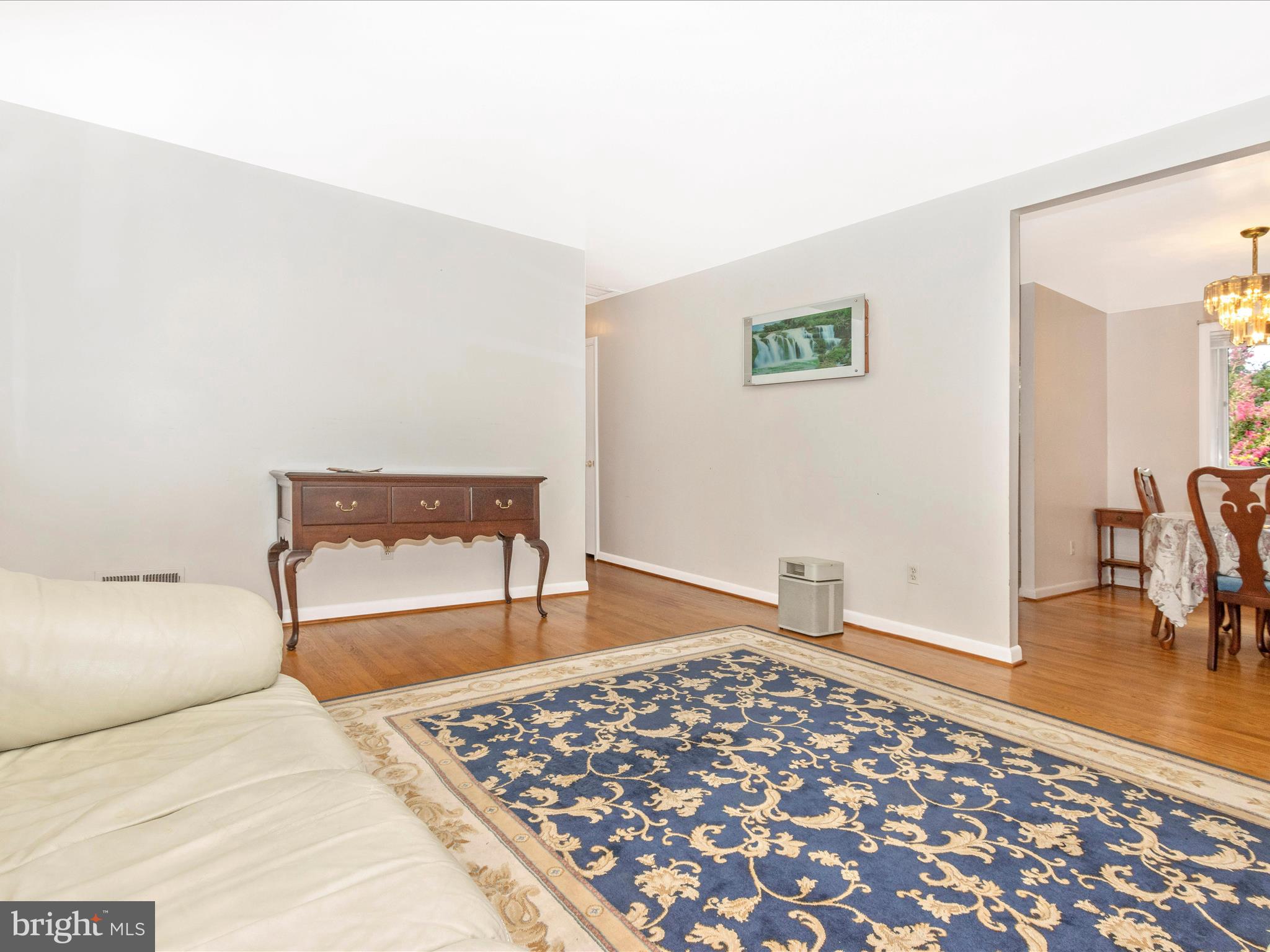 240 Hannes Street Silver Spring, MD 20901 - Photo 6 of 51 Living Room