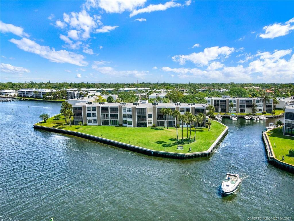 1950 Southwest Palm City Road, Unit 13302 Stuart, FL 34994 - Photo 2 of 27 Gallery Image 2