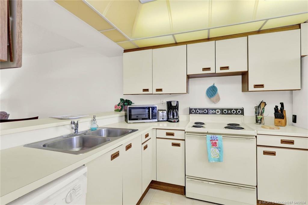 1950 Southwest Palm City Road, Unit 13302 Stuart, FL 34994 - Photo 4 of 27 Gallery Image 4