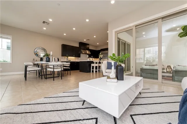 $5,200 | 158 Scale, Irvine, CA 92618