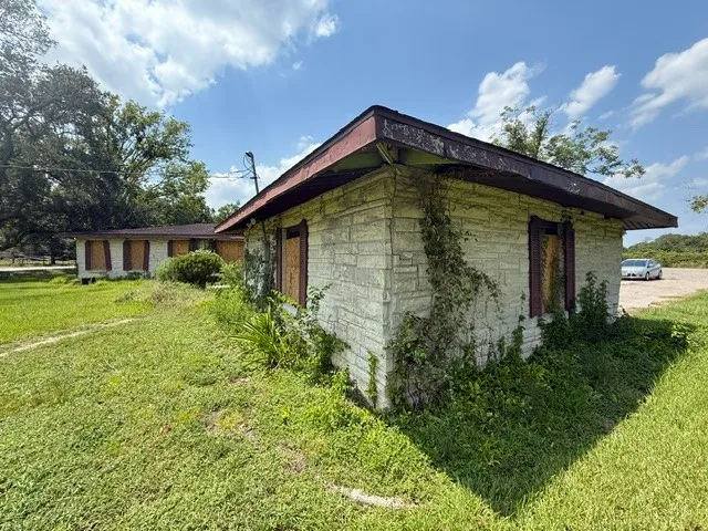 $509,999 | 1513 County Road 210, Angleton, TX 77515