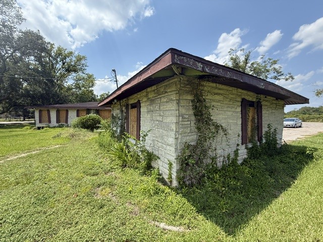 1513 County Road 210 Angleton, TX 77515 - Photo 23 of 25