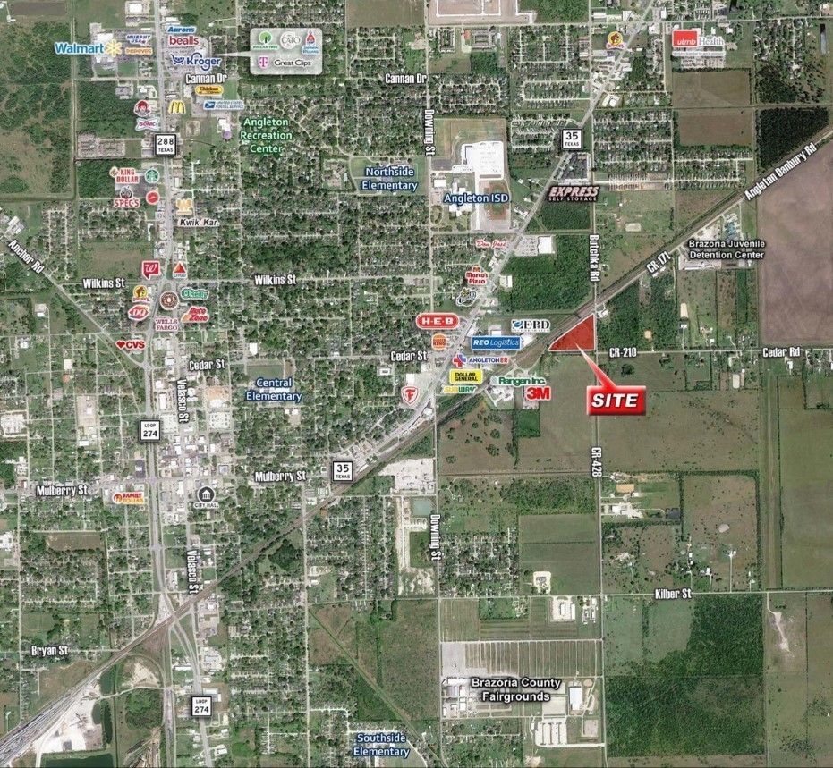 1513 County Road 210 Angleton, TX 77515 - Photo 5 of 25