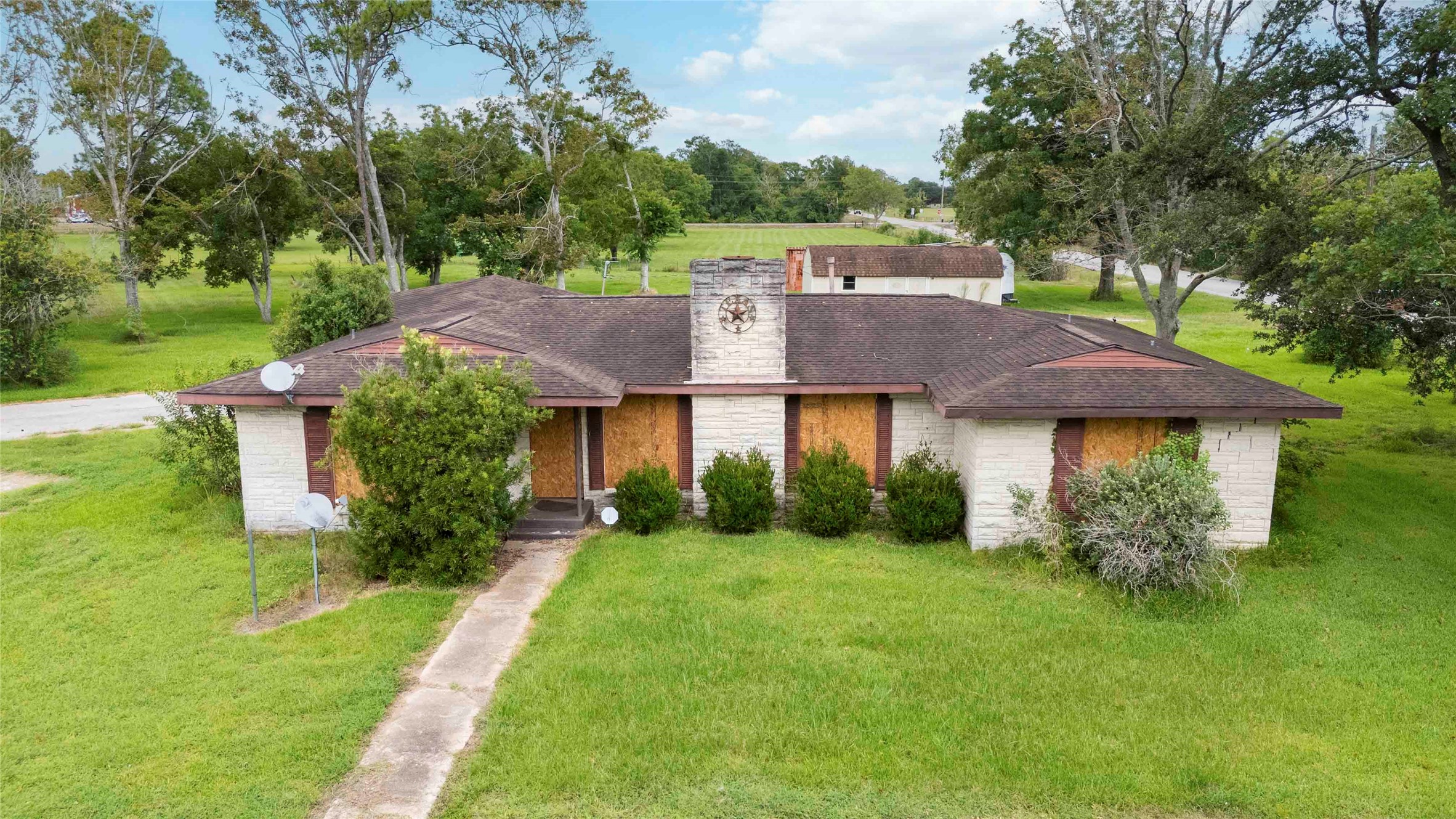 1513 County Road 210 Angleton, TX 77515 - Photo 6 of 25