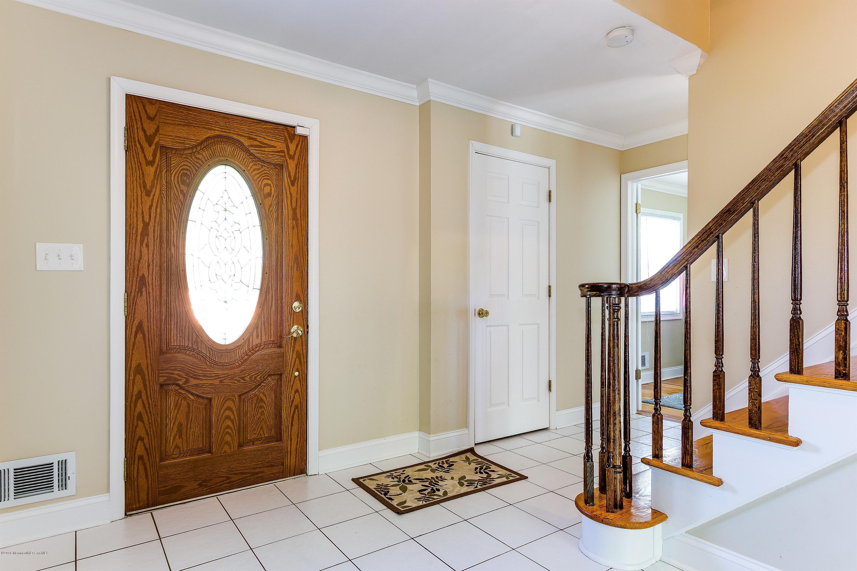 9 Whitman Road Morganville, NJ 07751 - Photo 4 of 22 004_Entry