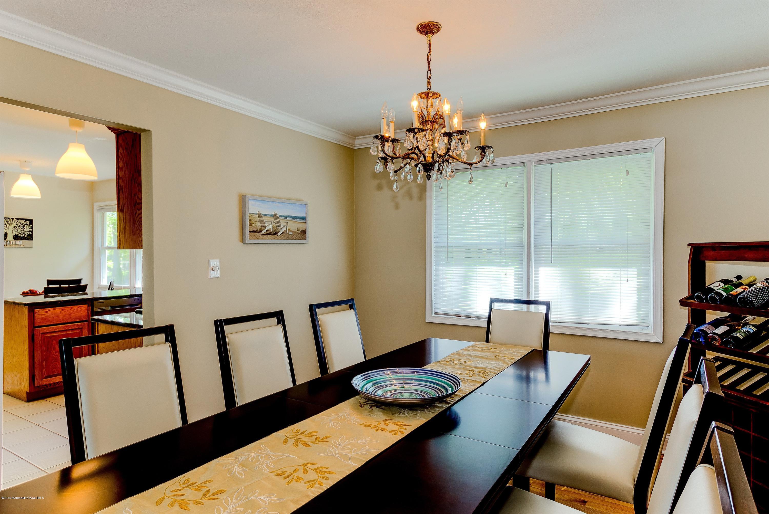 9 Whitman Road Morganville, NJ 07751 - Photo 7 of 22 009_Dining