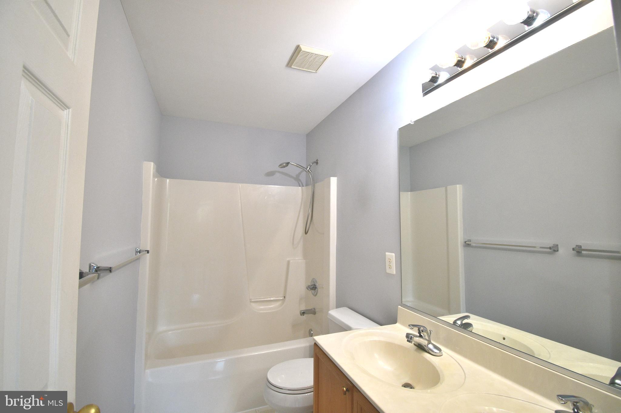 148 Harpers Way Frederick, MD 21702 - Photo 19 of 32 Primary Bathroom