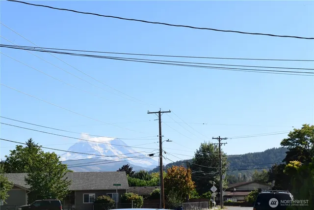 a view of a city street sign
