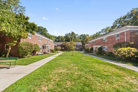 $220,000 | 470 Tuckahoe Road, Unit 4B, Yonkers, NY 10710