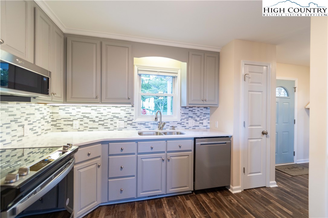 1651 Fraser Road Sparta, NC 28675 - Photo 12 of 50 Gallery Image 12