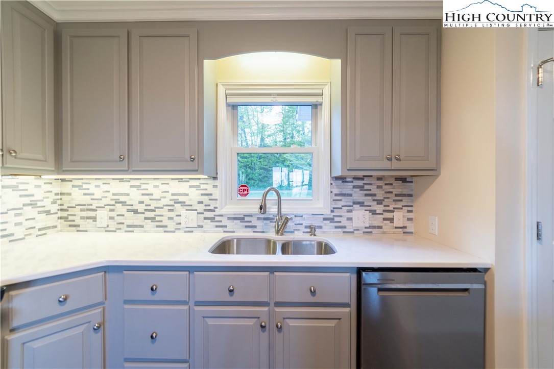 1651 Fraser Road Sparta, NC 28675 - Photo 10 of 50 Gallery Image 10
