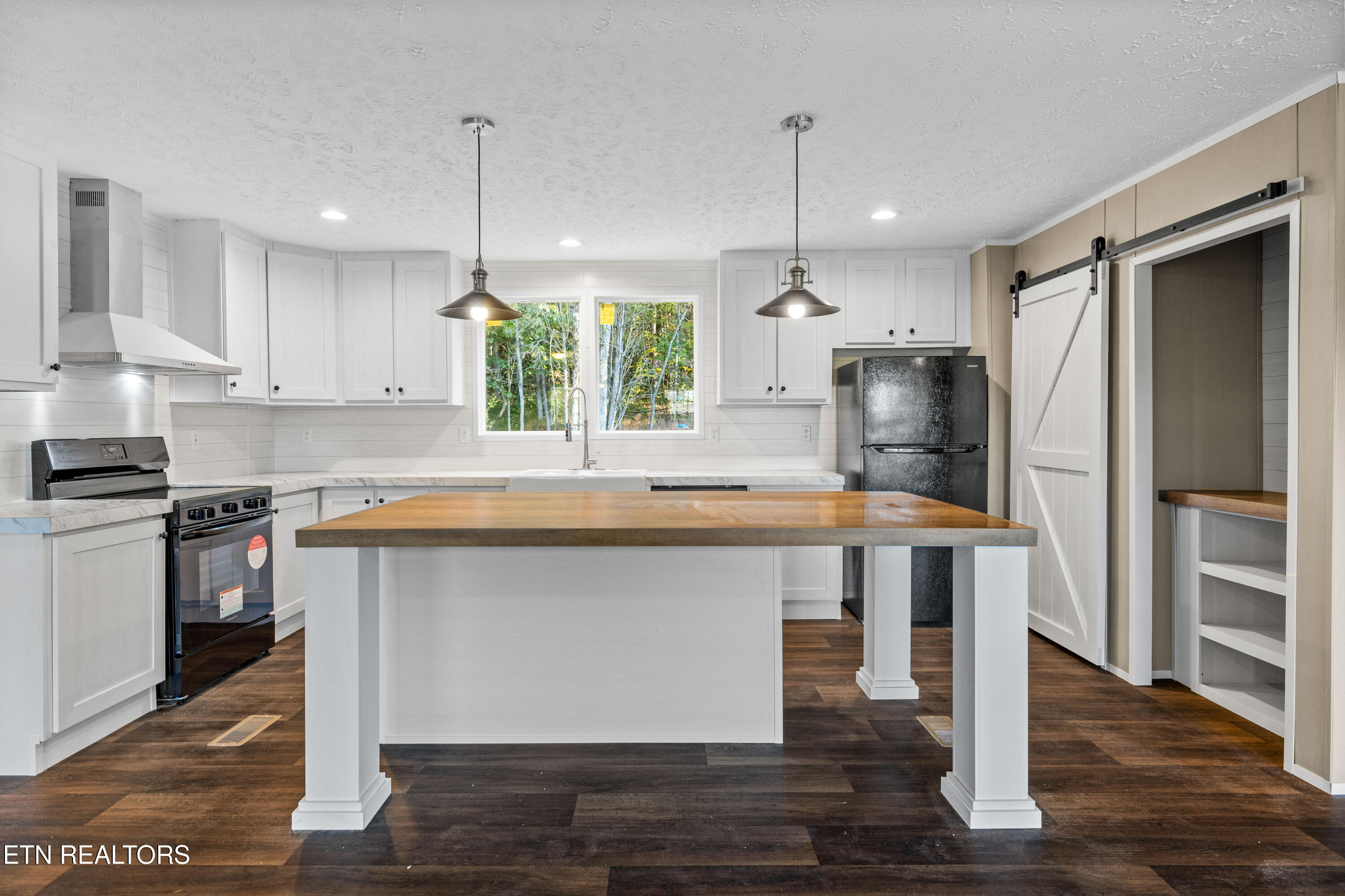 1728 Cooper Road Knoxville, TN 37914 - Photo 5 of 54 1728CooperRd-8