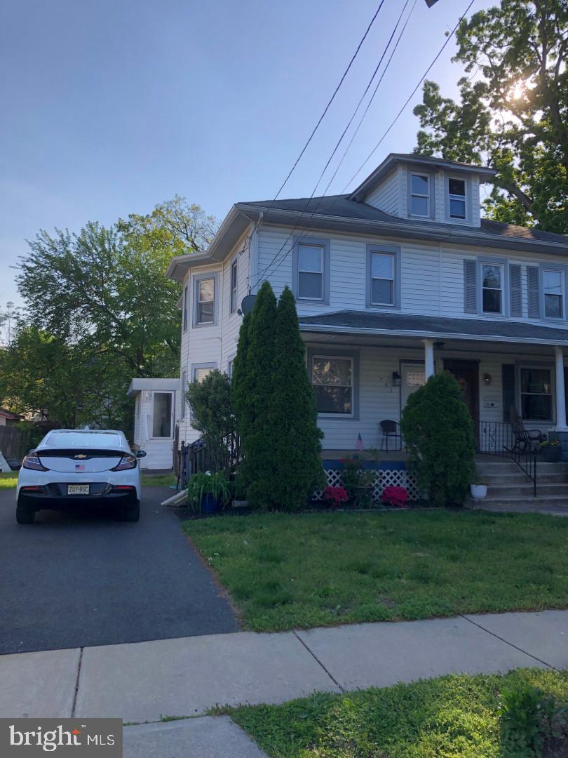 731 Parry Avenue Palmyra, NJ 08065 - Photo 2 of 27