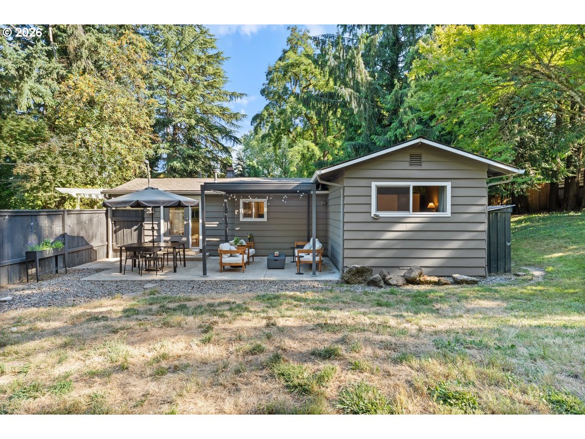 9101 Southwest 23rd Drive Portland, OR 97219 - Photo 35 of 48 Backyard