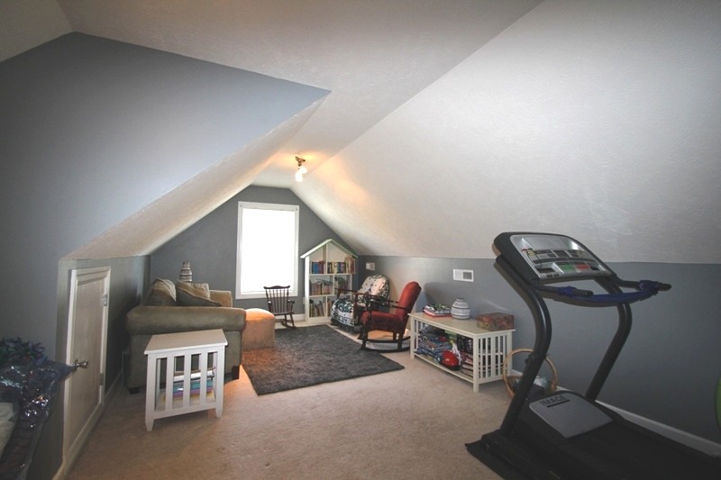 111 Oak Hollow Road Manchester, TN 37355 - Photo 14 of 17 a view of a room with gym equipment