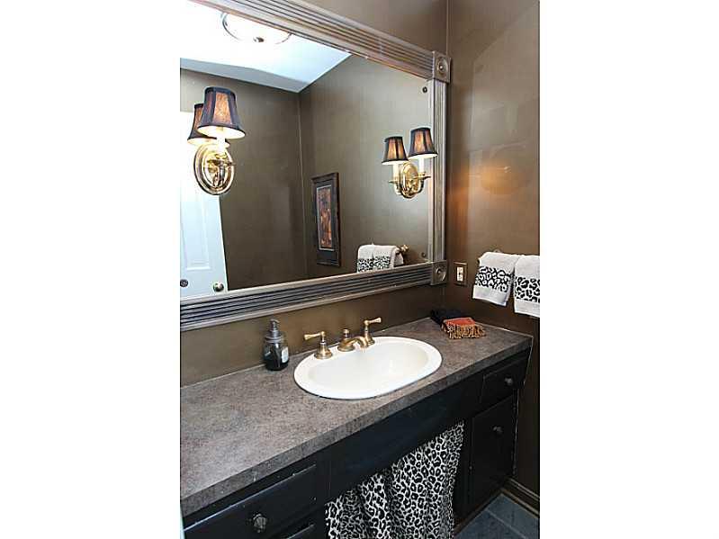 900 Osage Road Mt. Lebanon, PA 15243 - Photo 7 of 25 Partial Bath.