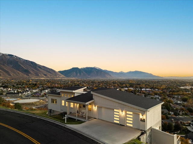 1800 Spring Oaks Drive Springville, UT 84663 - Photo 3 of 68 View of mountain backdrop
