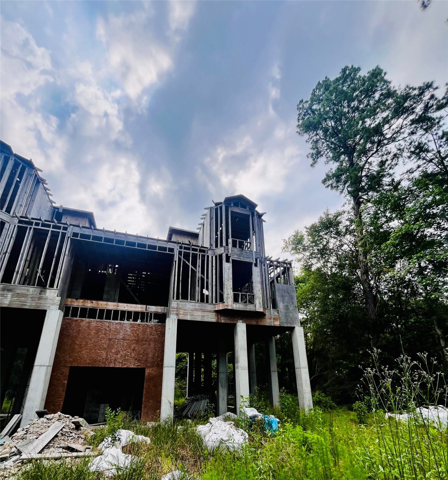 5026 Topway Drive Spring, TX 77373 - Photo 4 of 14 a view of a balcony with plants