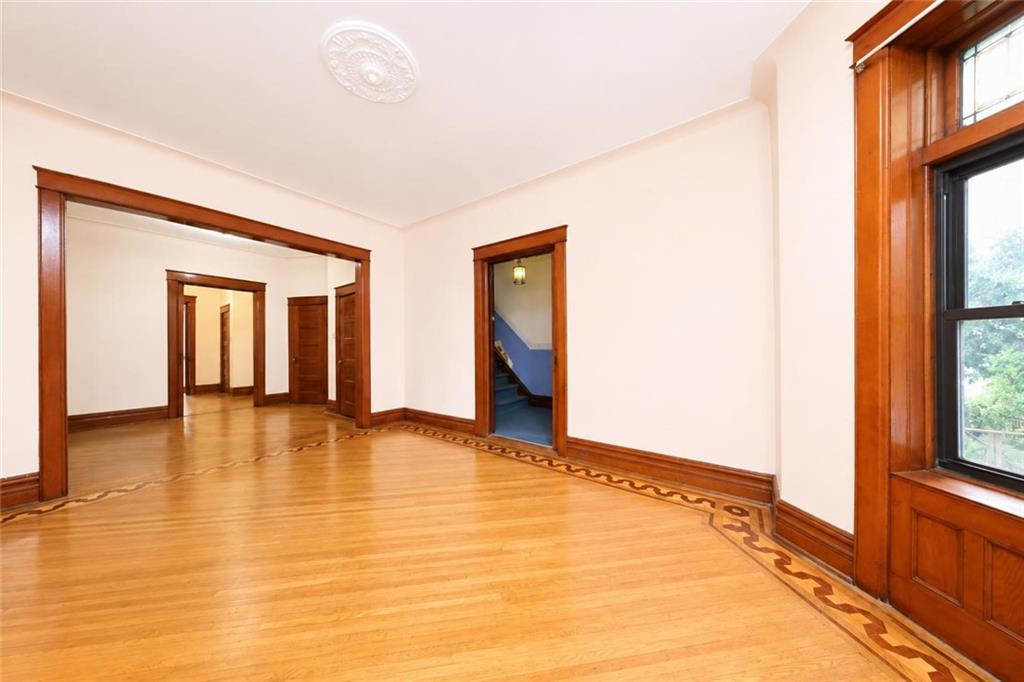 571 Bay Ridge Parkway Brooklyn, NY 11209 - Photo 5 of 31