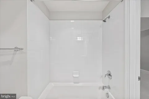 $1,200,000 | 5139 Brawner Place, Alexandria, VA 22304