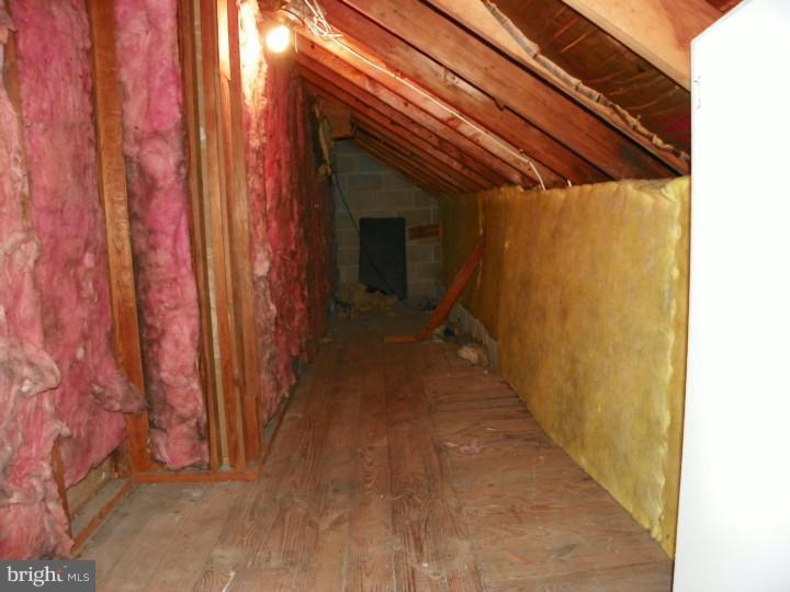 1348 Holcomb Road Huntingdon Valley, PA 19006 - Photo 18 of 24
