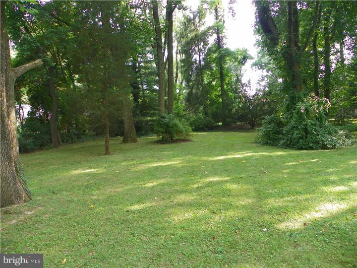 1348 Holcomb Road Huntingdon Valley, PA 19006 - Photo 24 of 24 Exterior Side